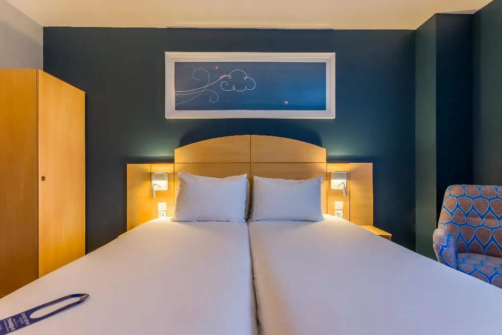 TWIN Accessible Room, Travelodge Madrid Alcala de Henares, Madrid