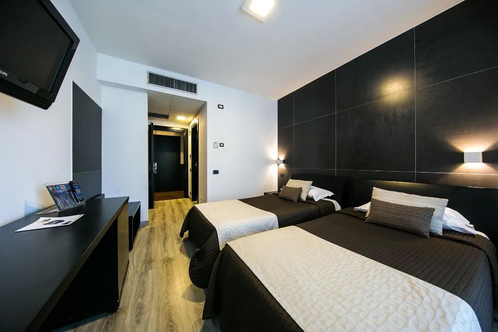 TWIN SUPERIOR Room, Mediterranea Hotel and Convention Center, Naples