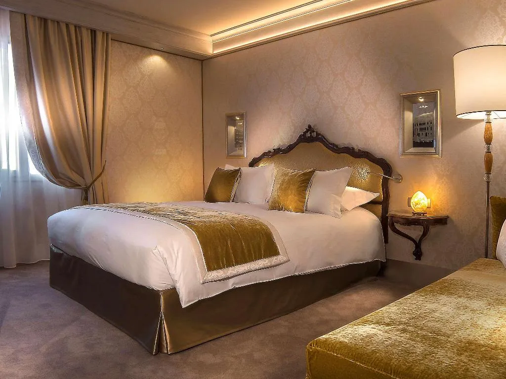 TRIPLE SUPERIOR KING BED Room, Papadopoli Hotel Venezia - MGallery Collection, Venice
