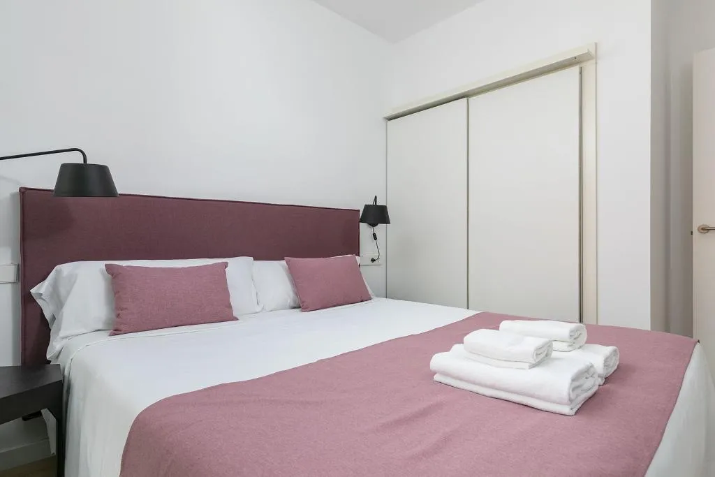 APARTMENT TWO BEDROOMS Room, Holiday Rentals Los Salados, Seville