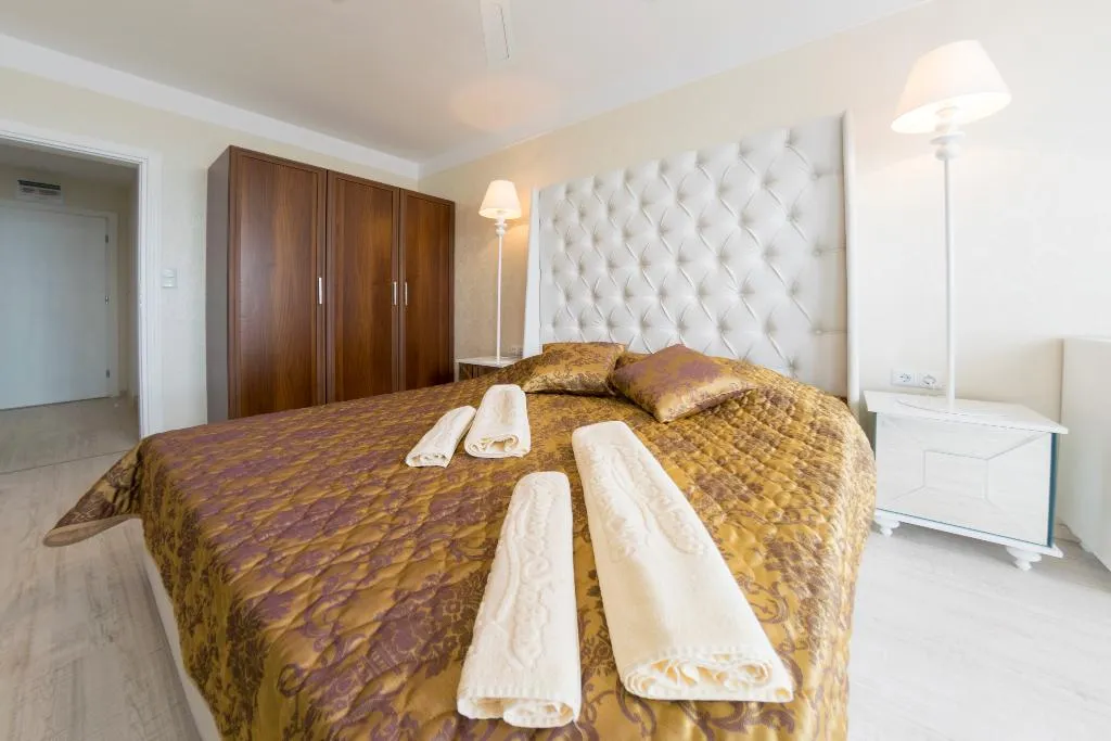APARTMENT POOL VIEW ONE BEDROOM Room, Harmony Suites 8 & 9, Bourgas