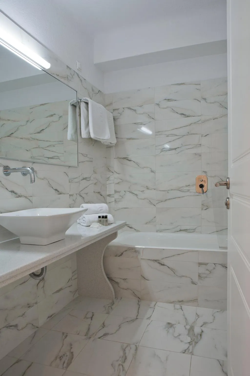 TRIPLE SUPERIOR Room, Kamari Hotel, Mykonos