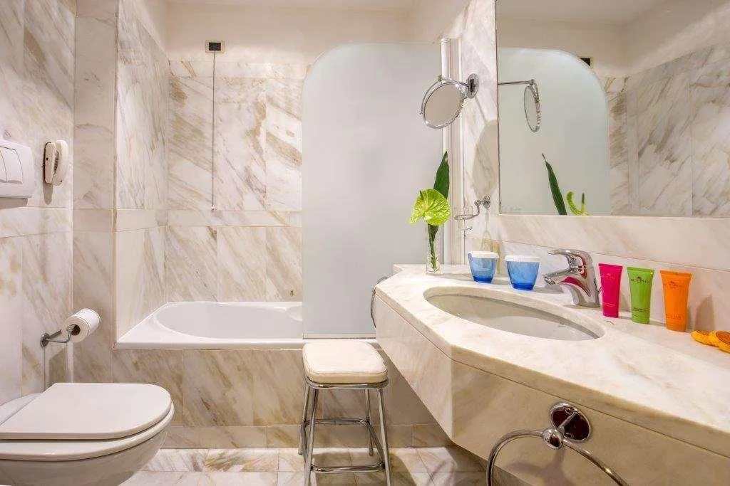 Room, UNA HOTELS Empire Roma, Rome