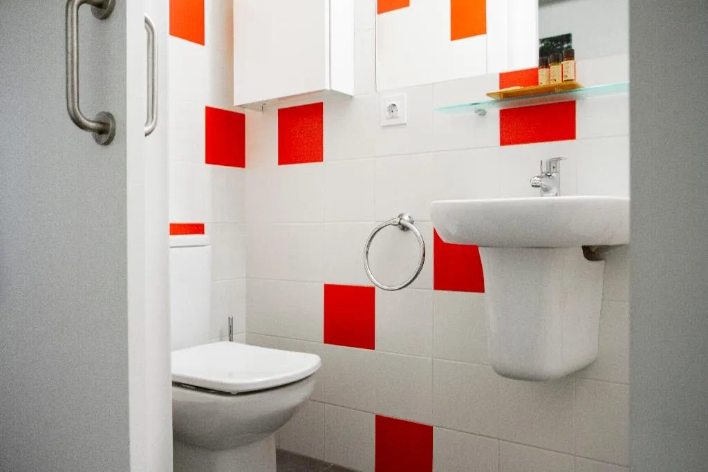 APARTMENT CAPACITY 5 TWO BEDROOMS Room, Dailyflats Raval, Barcelona