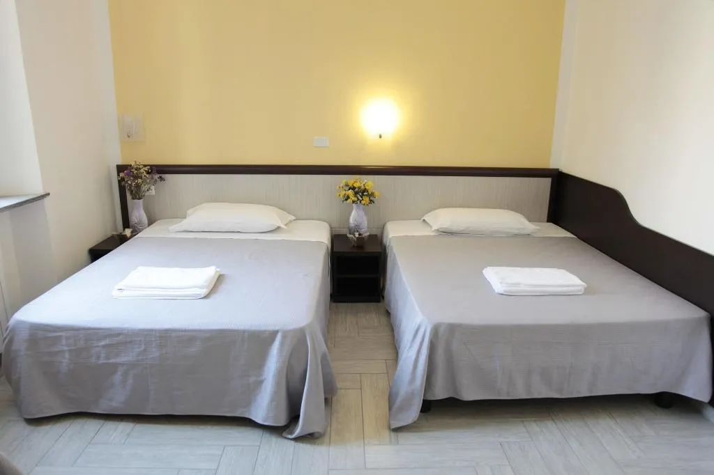 Room, Poma, Milan