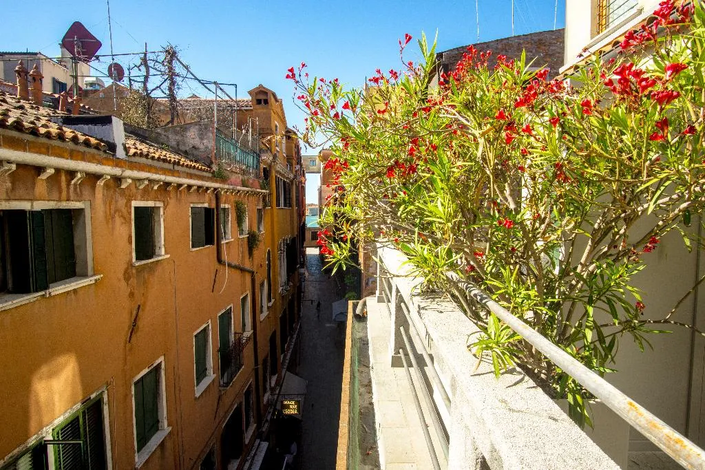 DOUBLE ONE BED Room, Antigo Trovatore, Venice