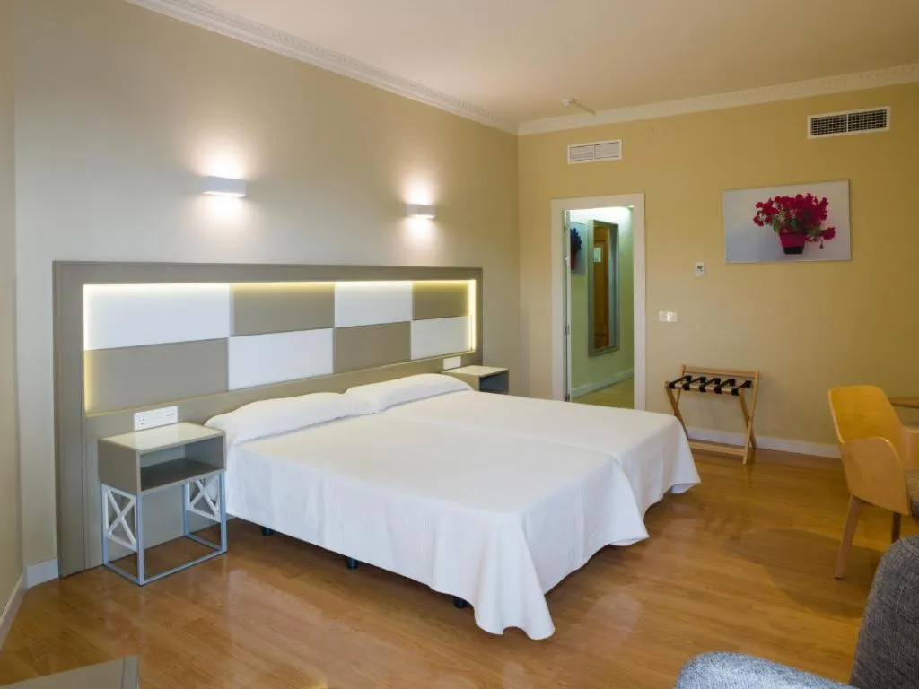 FAMILY ROOM STANDARD Room, Monarque Torreblanca, Costa Del Sol