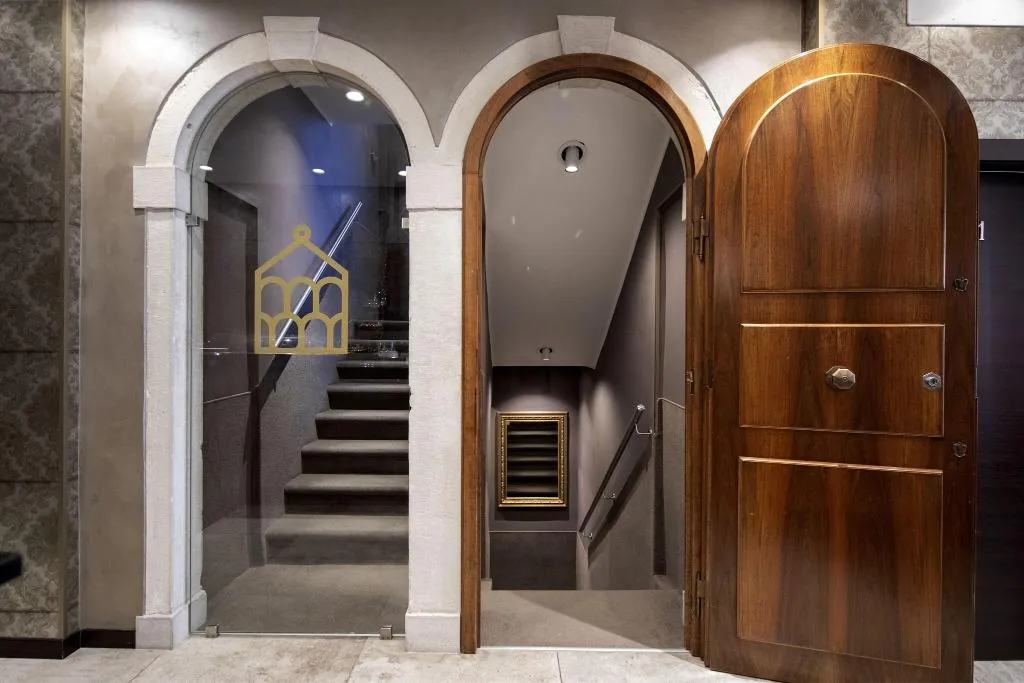 Lobby, Alle Guglie, Venice
