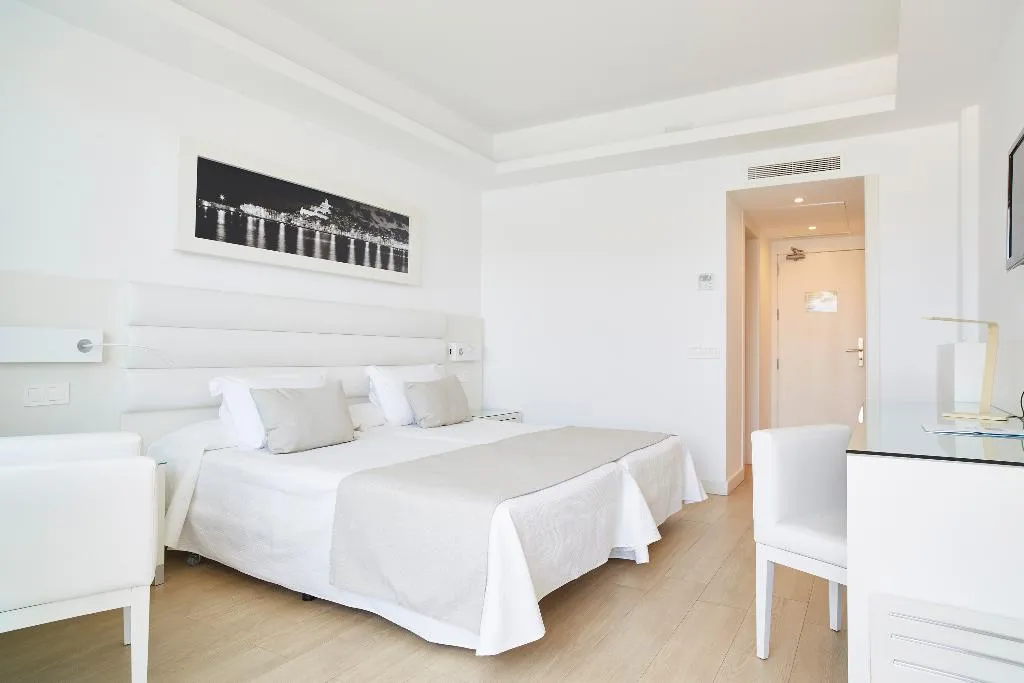 Double or Twin CAPACITY 3 Room, Argos, Ibiza