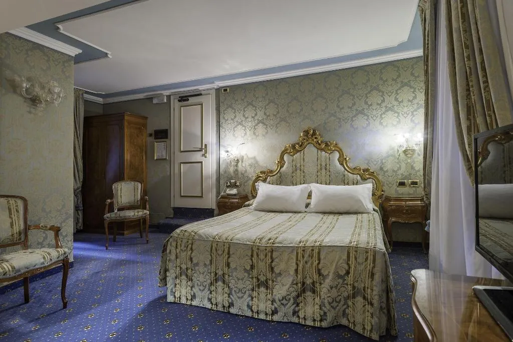 Room, Hotel Al Ponte Antico, Venice