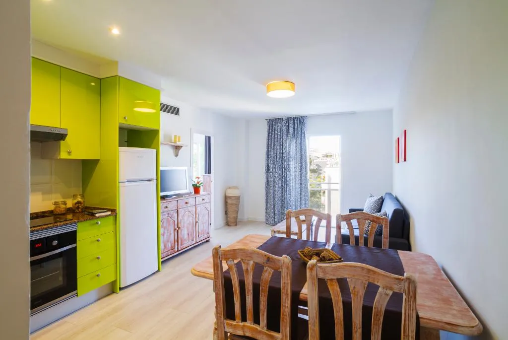 APARTMENT CAPACITY 4 Room, Aptos Priorat, Costa Dorada