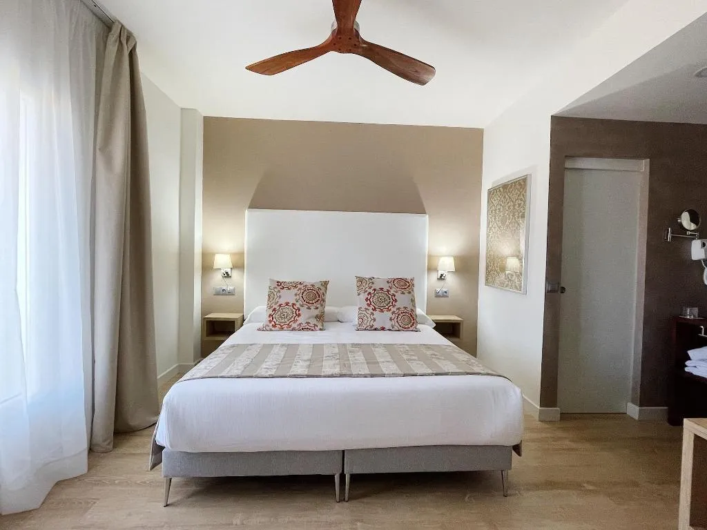 Room, Añoreta Suites, Costa Del Sol