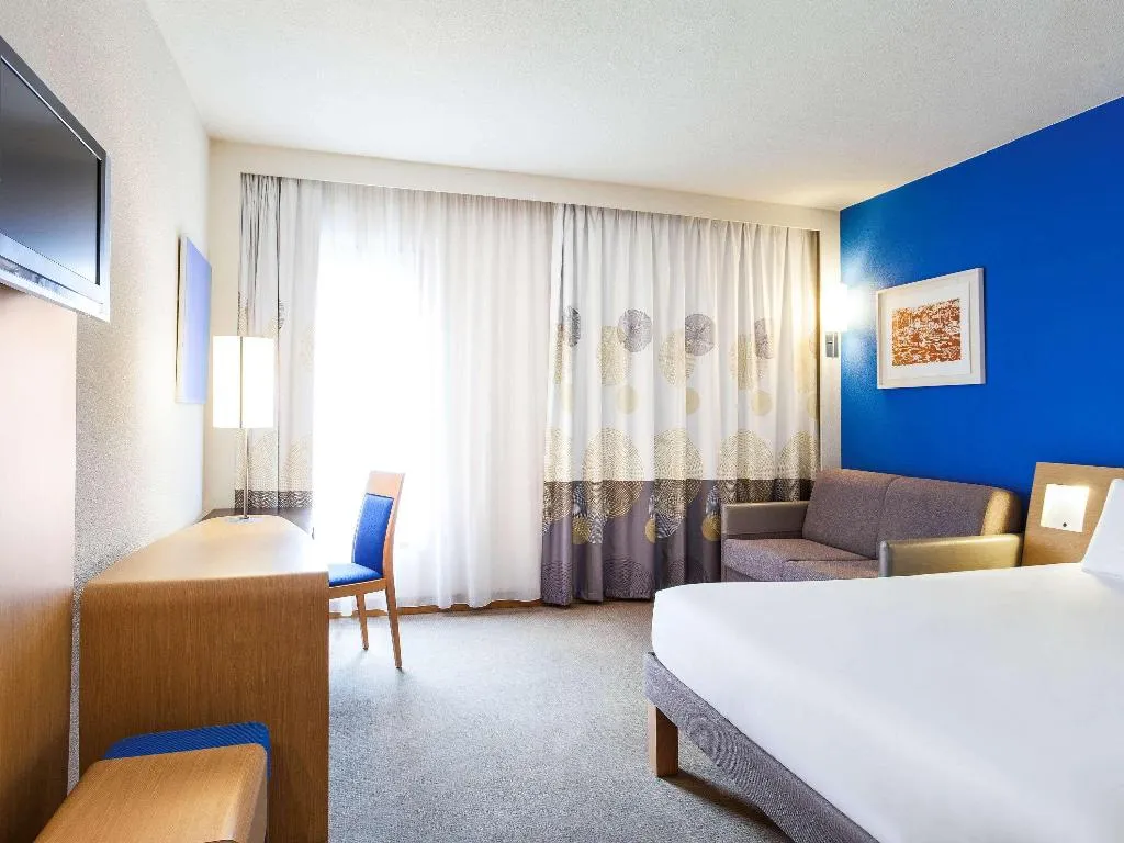 SINGLE SUPERIOR Room, Novotel Lisboa, Lisbon