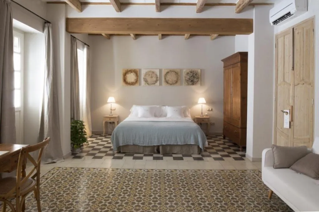 Room, Ses Bruixes, Menorca