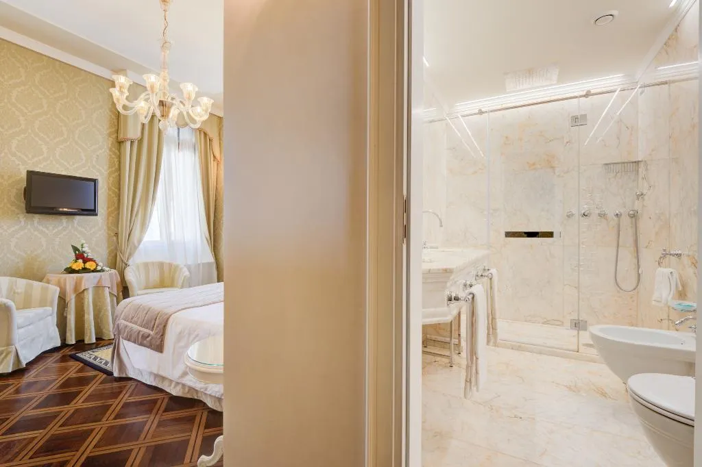 DOUBLE SUPERIOR Room, Al Duca Venezia, Venice
