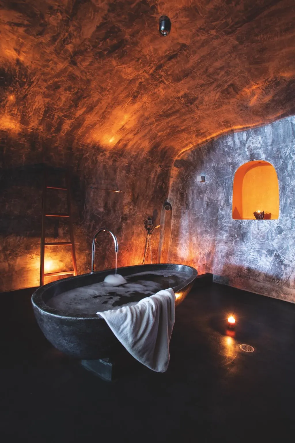 SUITE HONEYMOON Room, Remezzo Villas, Santorini