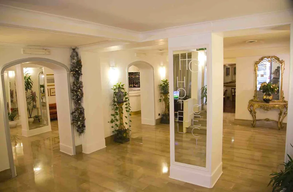 Lobby, Hotel Cecil, Rome