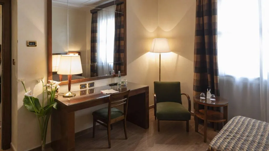 FAMILY ROOM STANDARD Room, Bettoja Hotel Mediterraneo, Rome