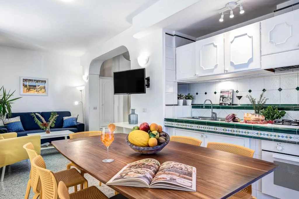 APARTMENT DELUXE SEA VIEW WITH BALCONY Room, Gocce Di Capri  Residence, Naples