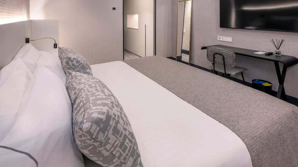 DOUBLE SINGLE USE EXECUTIVE SEA VIEW Room, Bel Air Hotel, Barcelona