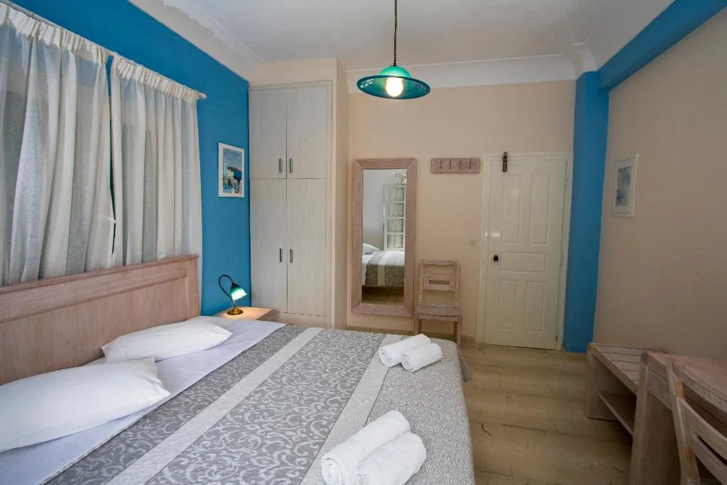 QUADRUPLE STANDARD Room, Andreas Aparthotel, Santorini