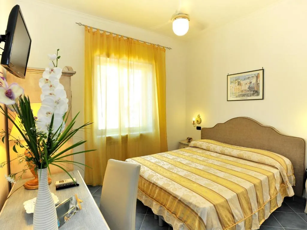 Room, Hotel Miramare, Naples