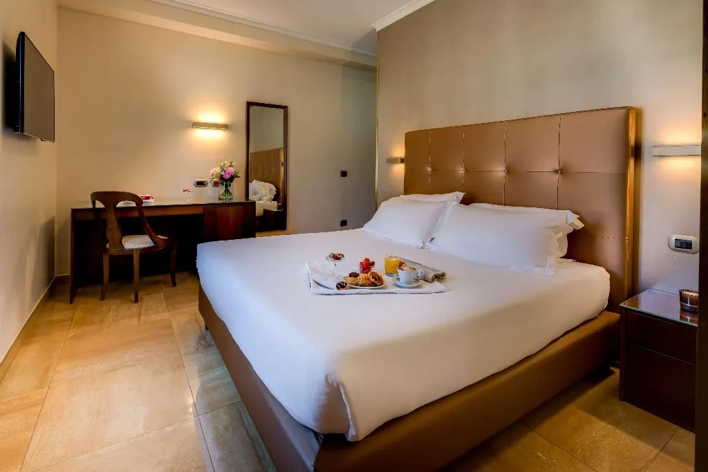 SUITE CAPACITY 4 Room, UNA HOTELS Galles Milano, Milan