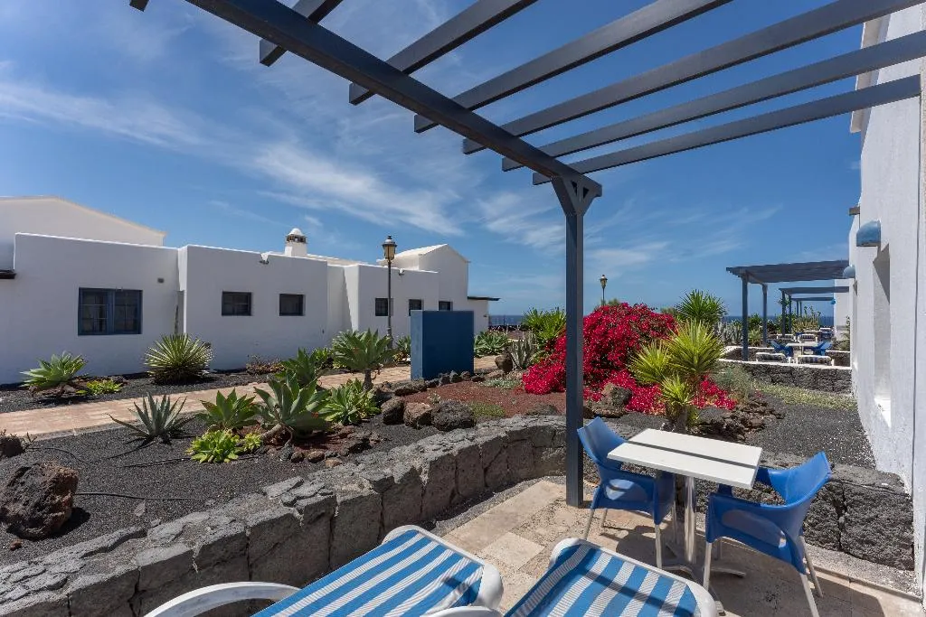 VILLA CAPACITY 3 TWO BEDROOMS Room, Vik  Coral Beach, Lanzarote