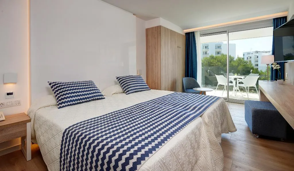 Double or Twin POOL VIEW Room, Hipotels Bahia Cala Millor Only Adults, Majorca