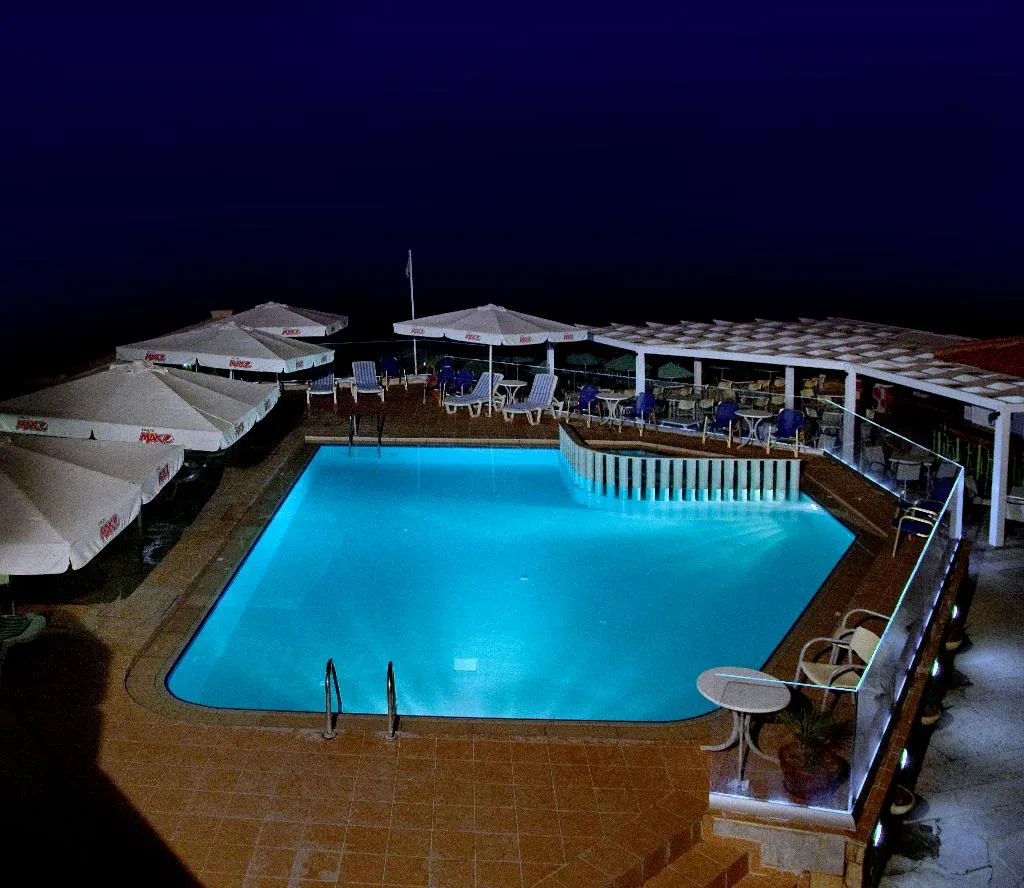 Pool, Jo An Beach, Crete
