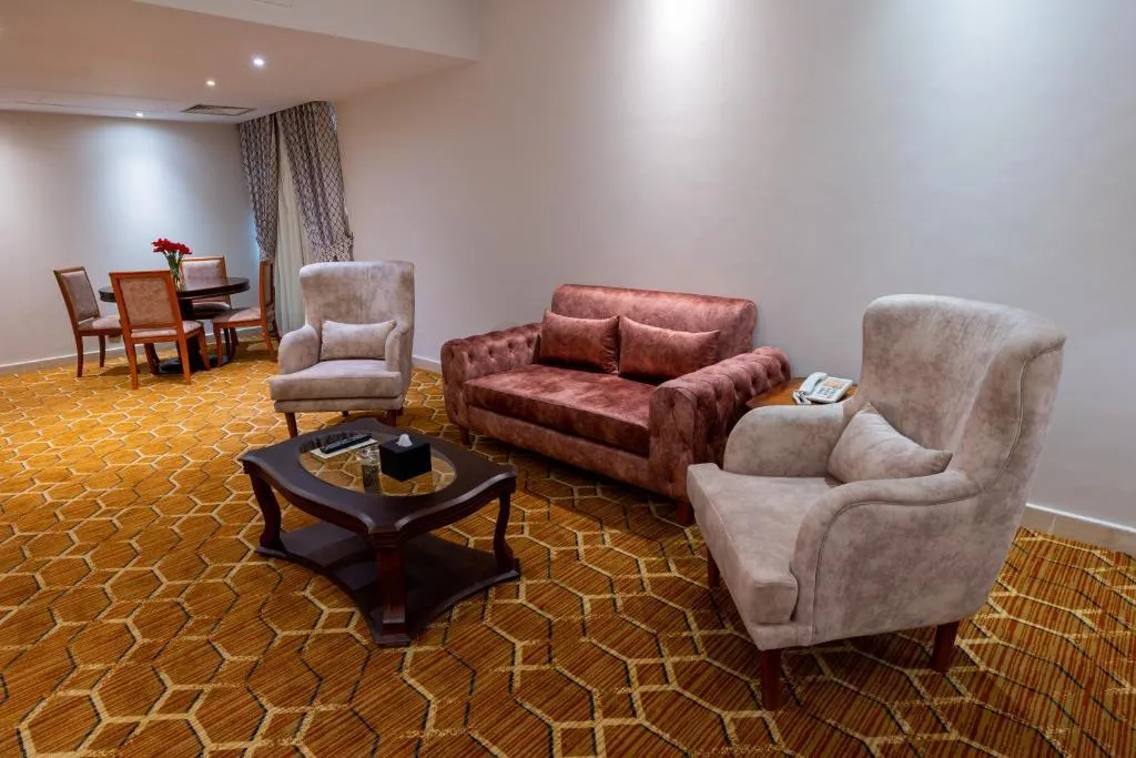 SUITE DELUXE EXECUTIVE Room, Triumph Plaza Hotel, Cairo