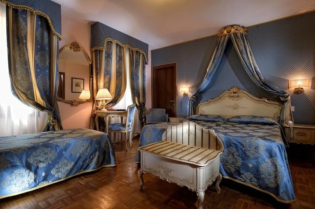 TRIPLE STANDARD Room, Royal San Marco, Venice