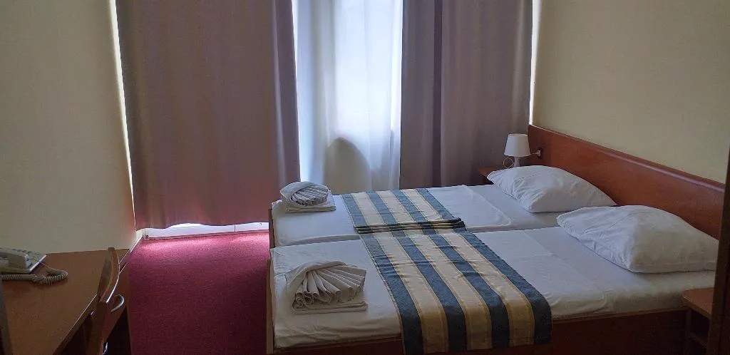 DOUBLE WITH BALCONY Room, Hotel Pula, Istria