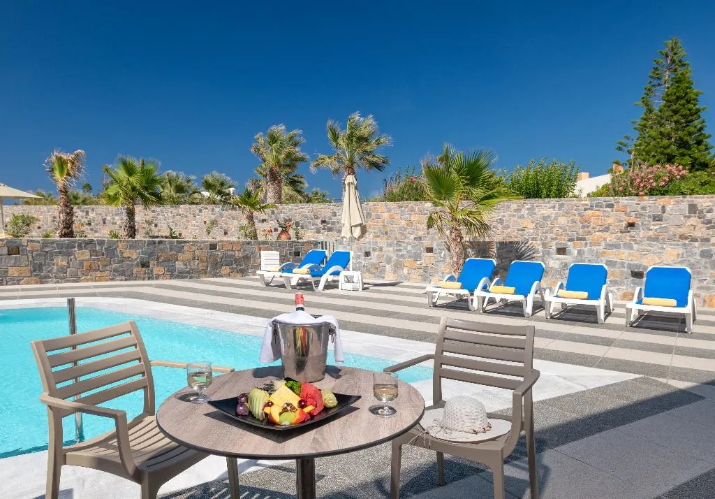 FAMILY ROOM WITH PRIVATE POOL Room, Arina Beach Resort, Crete