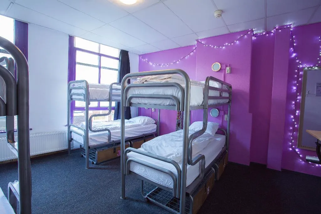 Bed in dormitory STANDARD Room, Flying Pigs Downtown Hostel Amsterdam, Amsterdam