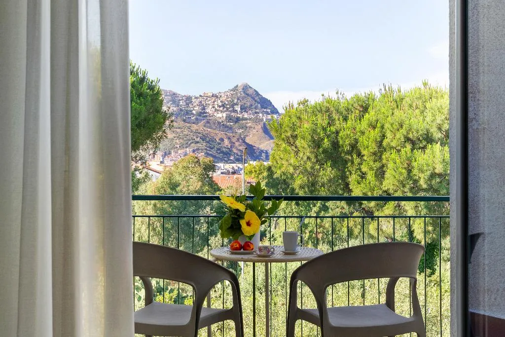 QUADRUPLE WITH BALCONY Room, Villa Collina, Taormina