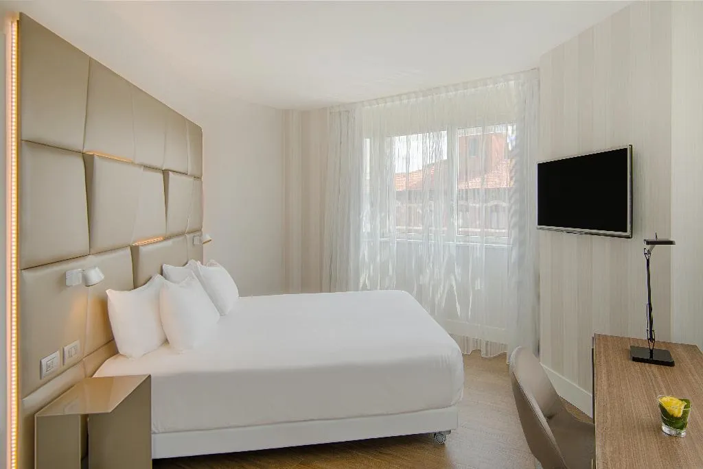 SUITE STANDARD Room, NH Collection Roma Centro, Rome