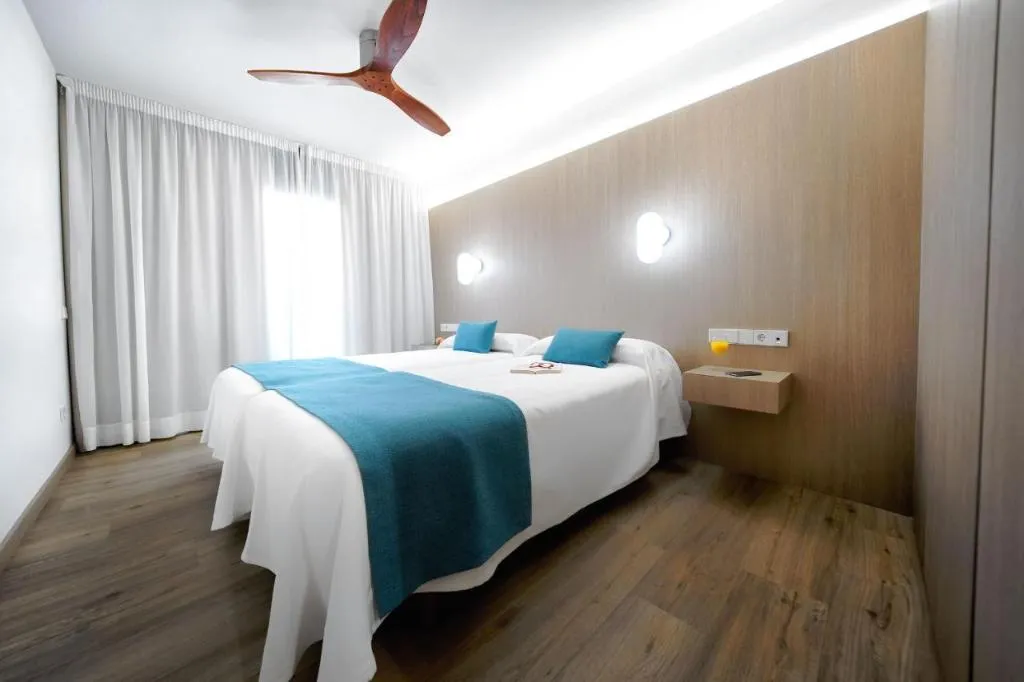 APARTMENT POOL VIEW TWO BEDROOMS Room, Parque la Paz, Tenerife