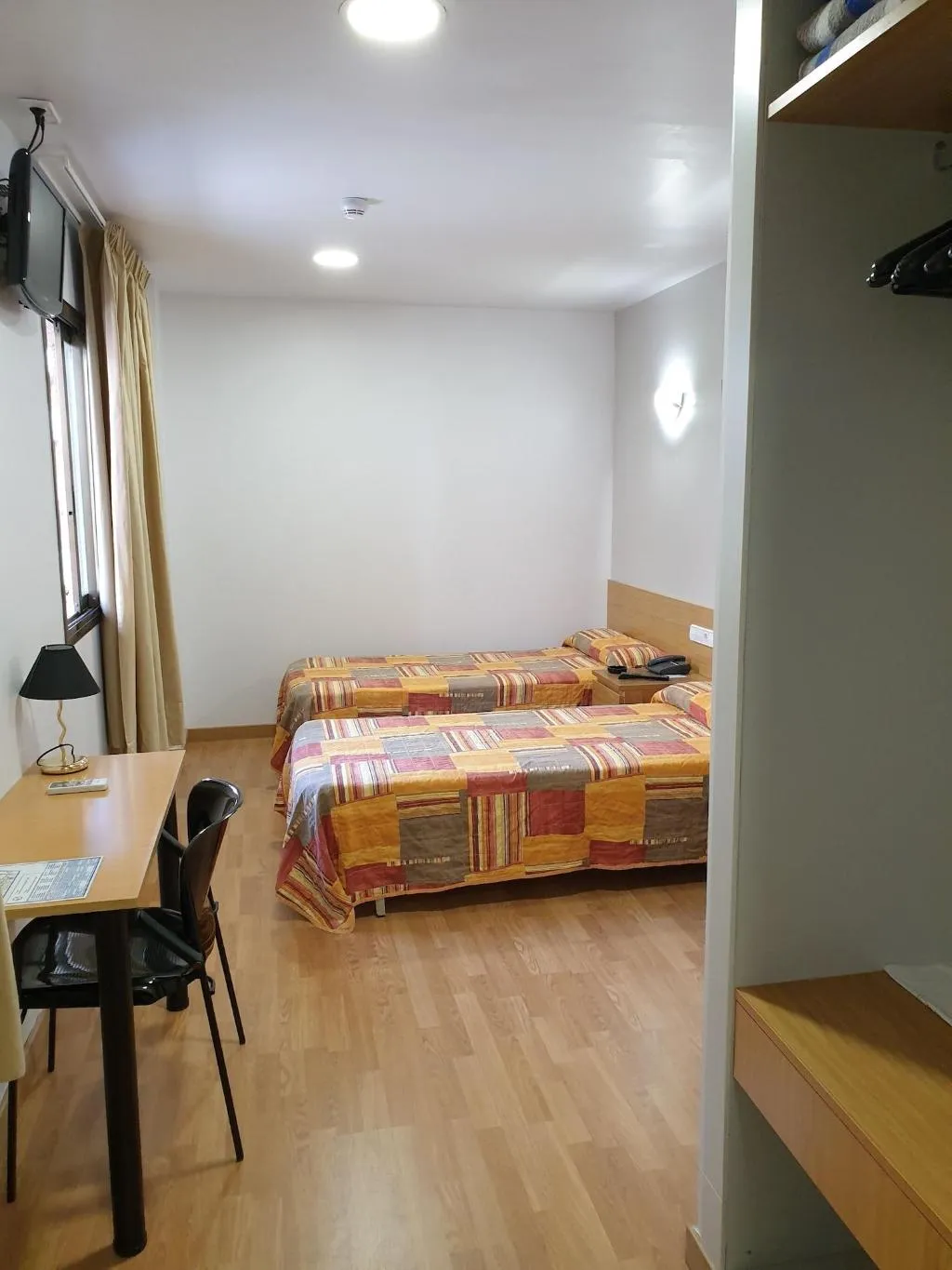 Room, Hotel Esplugues, Barcelona