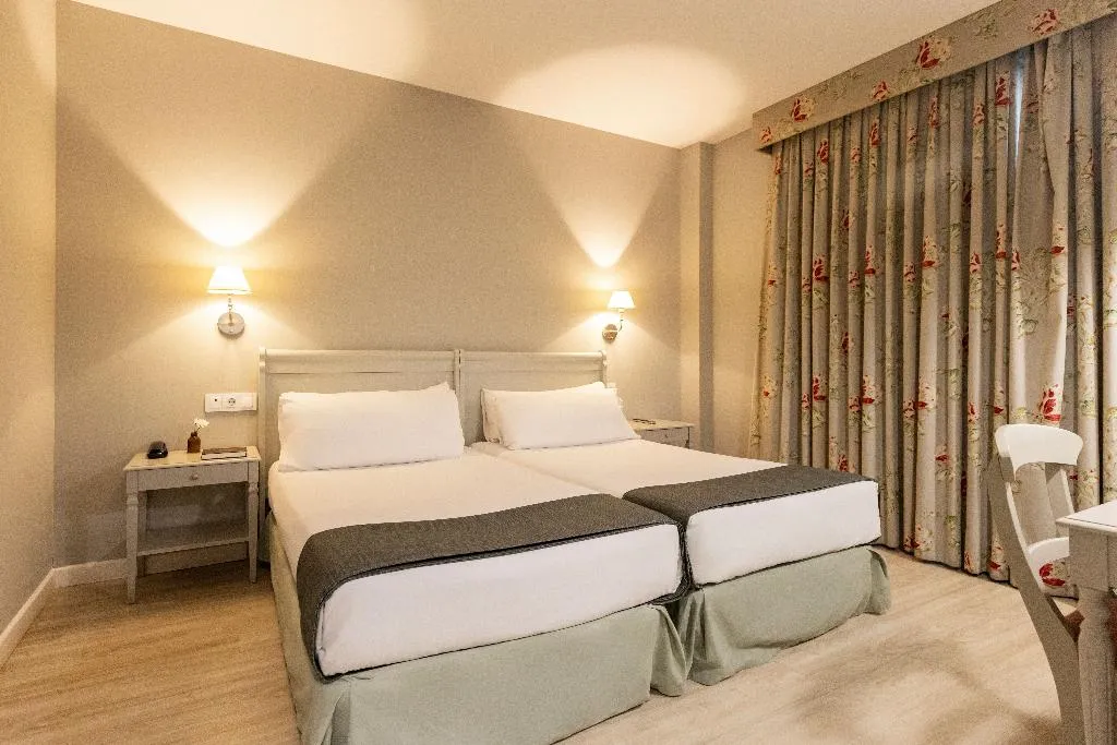 FAMILY ROOM STANDARD Room, Pax Torrelodones, Madrid