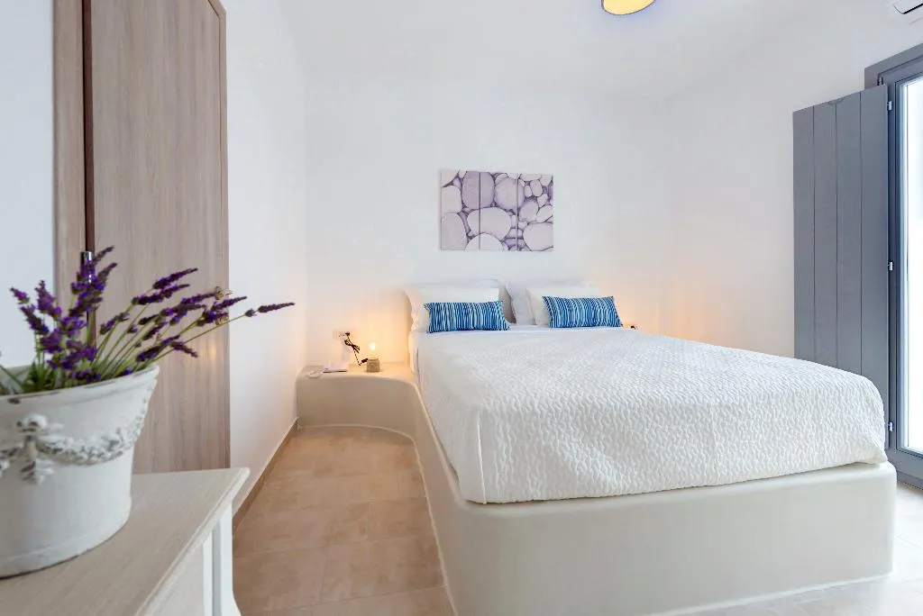 SUITE WITH PRIVATE POOL Room, White Harmony Suites, Santorini