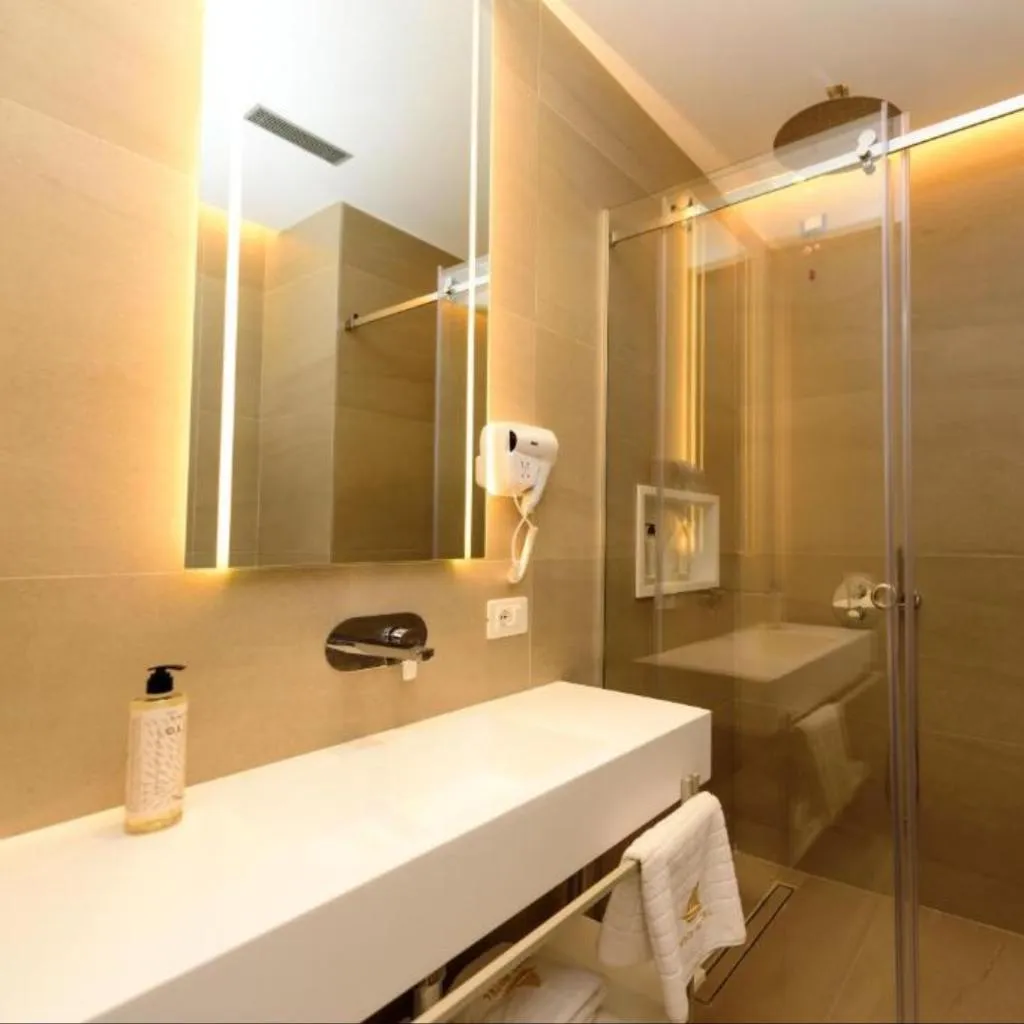 DOUBLE WITH BALCONY Room, Navy Hotel, Kavaje