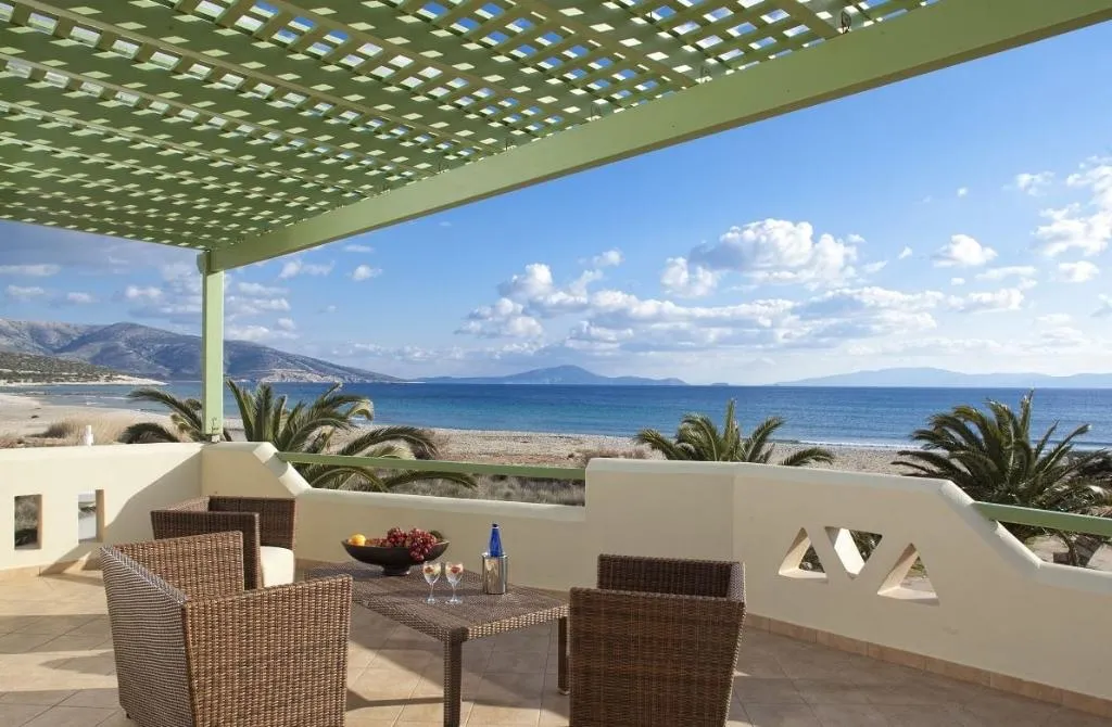 SUITE WITH JACUZZI Room, Finikas Hotel Naxos, Mykonos
