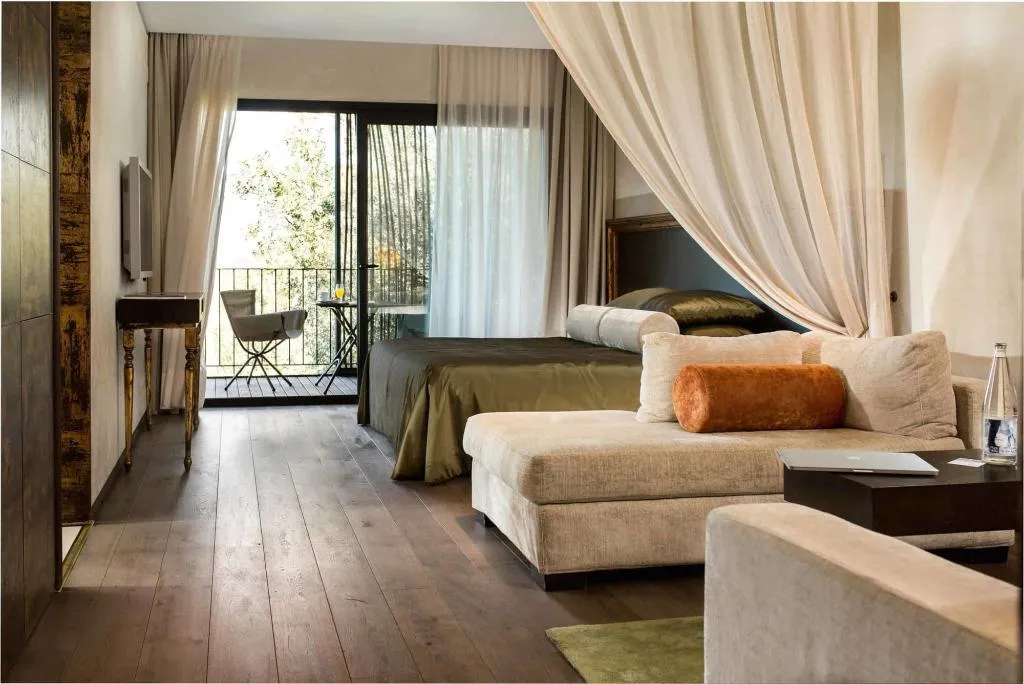 SUITE GARDEN VIEW Room, Hotel Castell D'Emporda, Barcelona