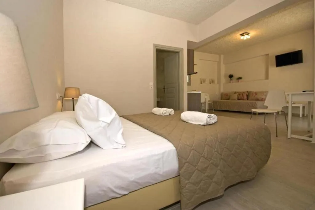 Room, Alafouzos Studios, Santorini