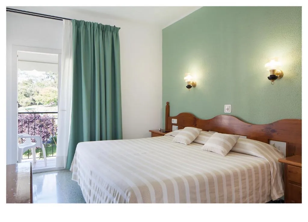 Double or Twin STANDARD Room, Ninays, Costa Brava