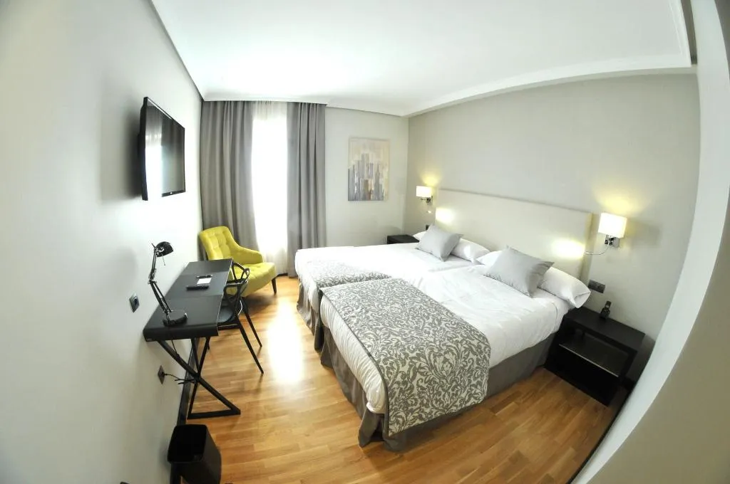 Room, Parque Real, Madrid