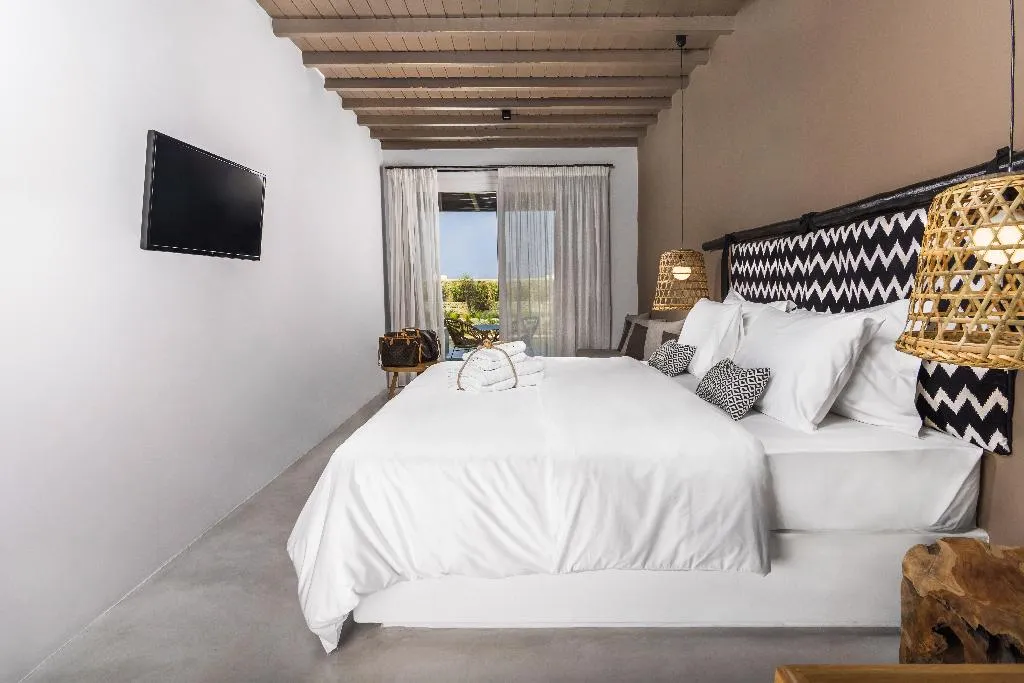 DOUBLE DELUXE WITH PRIVATE POOL Room, My Mykonos Boutique by Mr and Mrs White, Mykonos
