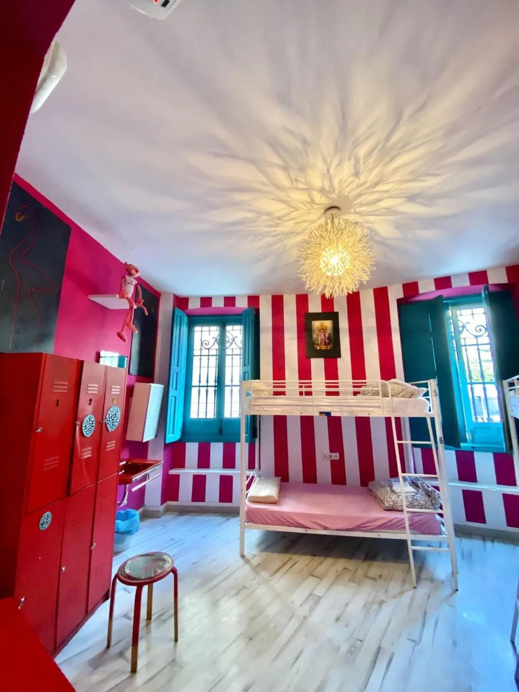 Room, Sevilla Kitsch Hostel Art, Seville