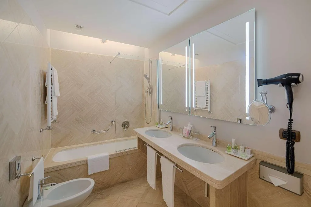 SUITE STANDARD Room, NH Roma Villa Carpegna, Rome